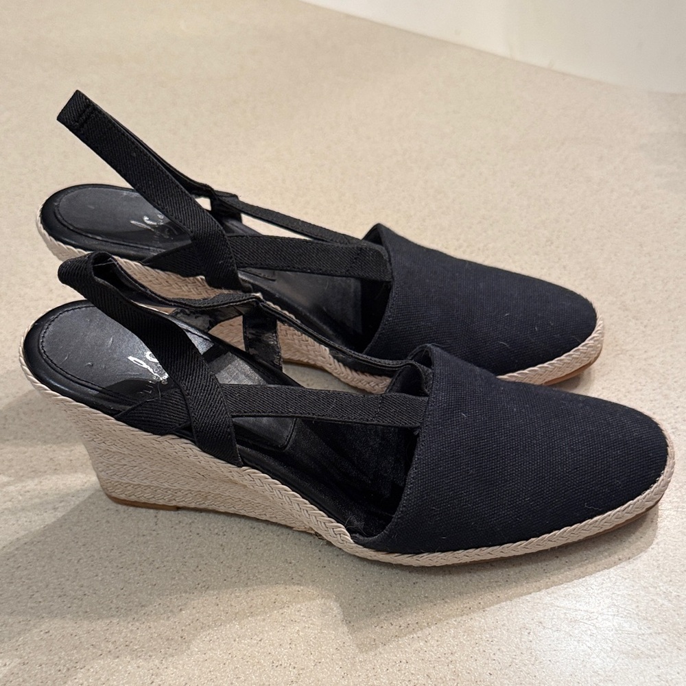 Elegant Black Wedge Sandals